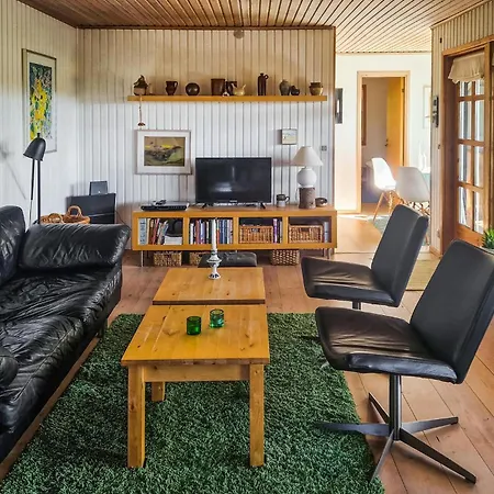 Two Bedroom Stunning In Σπίτι διακοπών Løkken