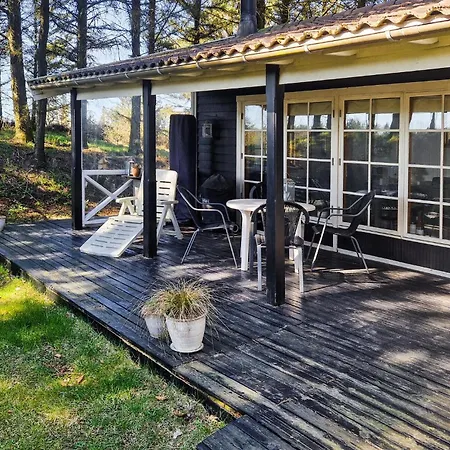 Two Bedroom Stunning In *