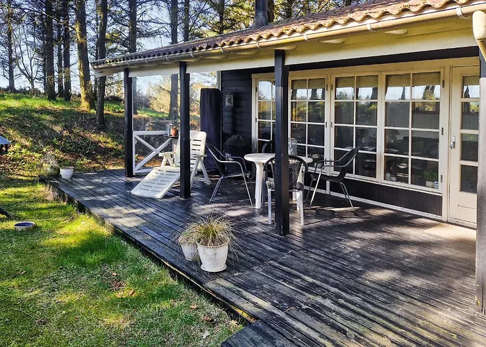 Two Bedroom Stunning In *